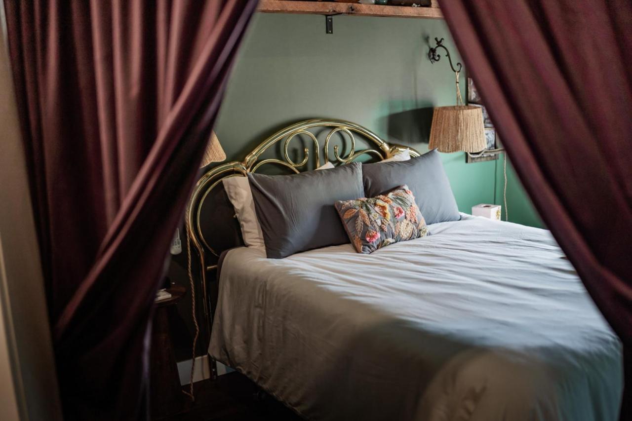 The Atrium - A Boutique Hotel - Suite 17 페리빌 외부 사진